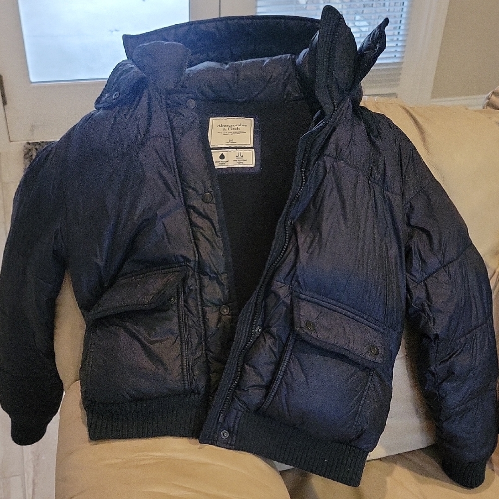 Abercrombie & Fitch Dark Blue Puffer Jacket. Womens Size Medium